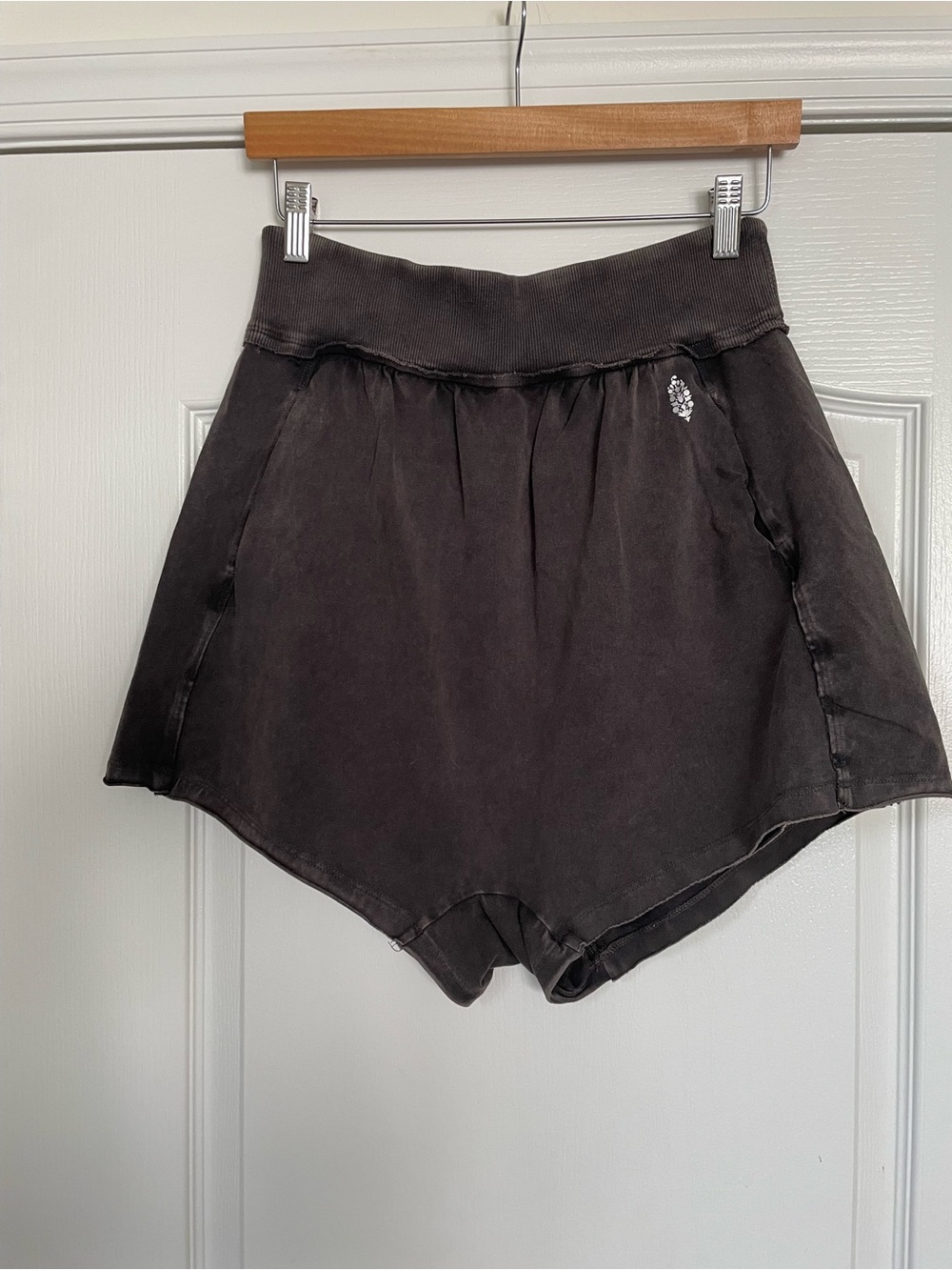 Free People Movement - Hot Shot Harem Lounge Shorts - Size Small - Picture 3 of 7